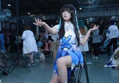 西施因欠债被债主当成 西施因欠债被债务主追赶